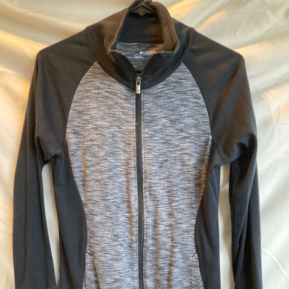 Columbia lightweight zip-up jacket